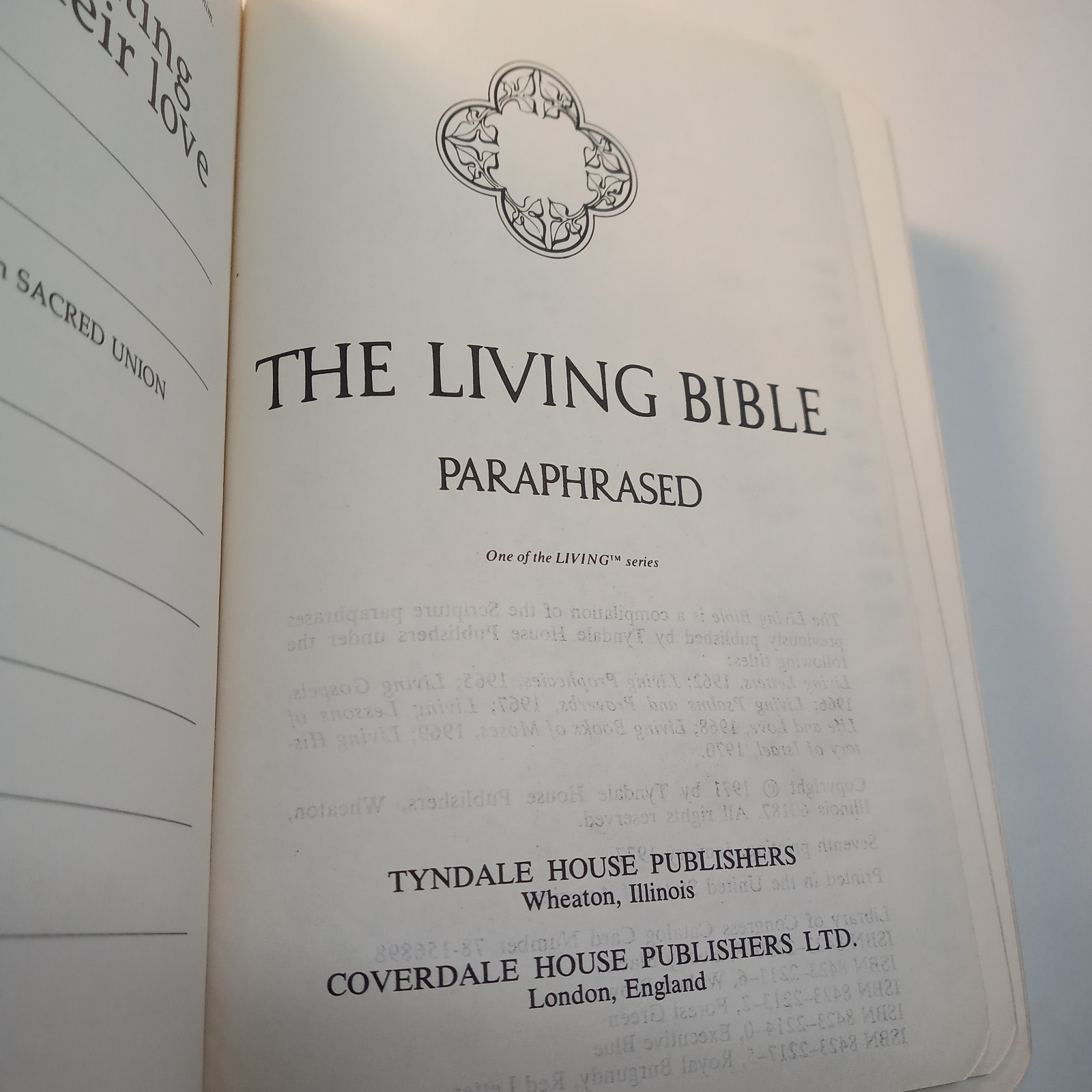 The Living Bible Paraphrased 1977 Compact Vintage Tyndale Black Bonded Leather