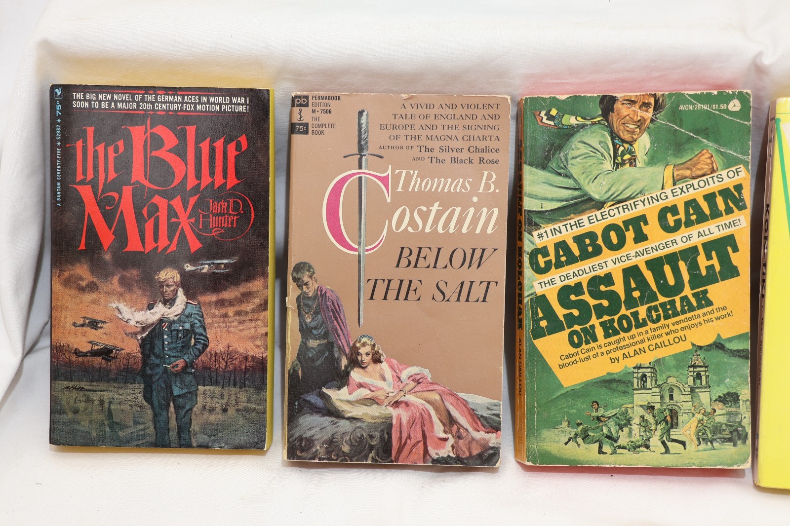 Lot of 34 Vintage Paperbacks, 1960s / 1970s Copyrights, No Duplicates, B675