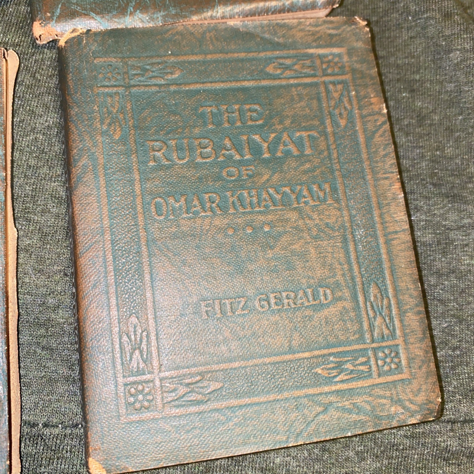 Lot Of 6 Little Leather Library Book Vintage Classics Poe Fitzgerald Tennyson