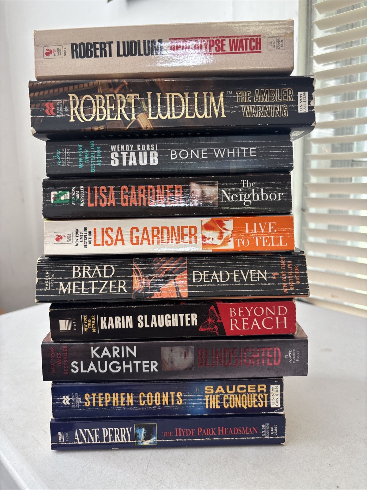 Lot of 10 – Mystery and Thrillers – Mixed Authors – FREE SHIPPING
