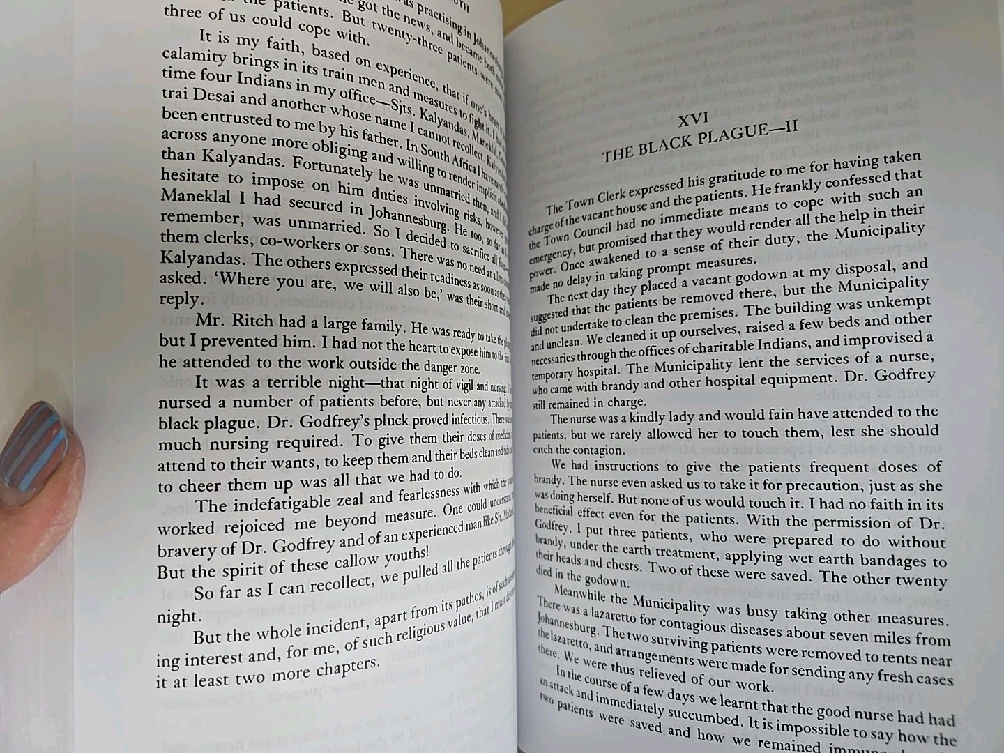 Autobiography : The Story of My Experiments with Truth by Mohandas K. Gandhi