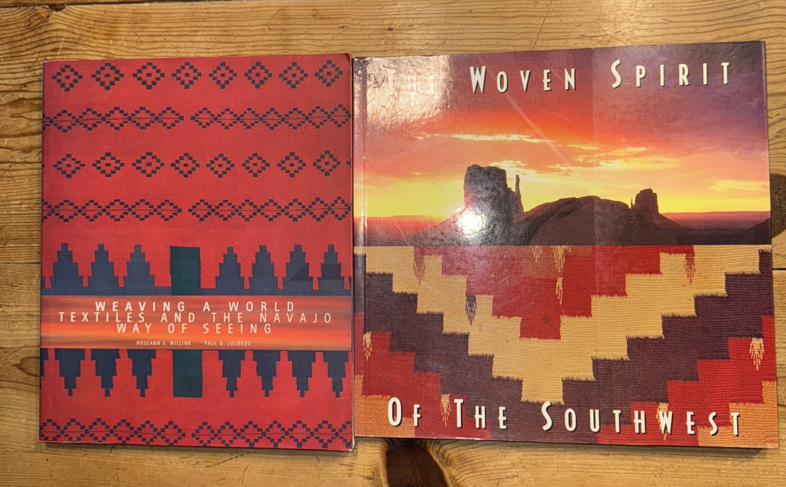 WEAVING A WORLD TEXTILES THE NAVAJO WAY OF SEEING + Woven Spirit Southwest Books