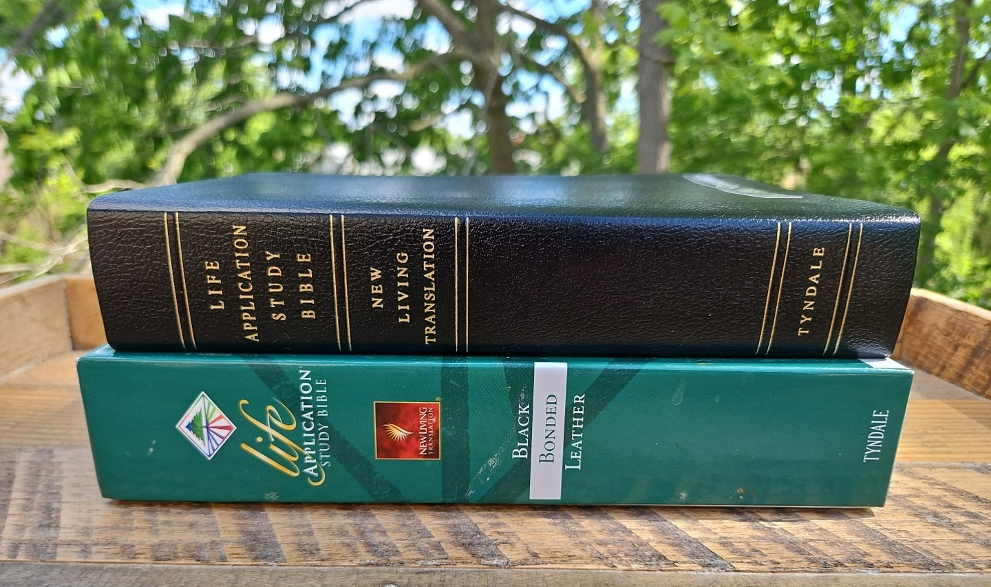 VG! Boxed Classic 1996c. NLT Life Application Study Bible Black Bonded Leather