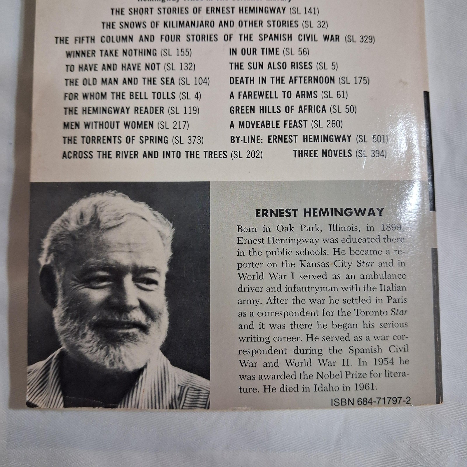 Vintage A Farewell To Arms Ernest Hemingway War Novel Paperback Scribner Library