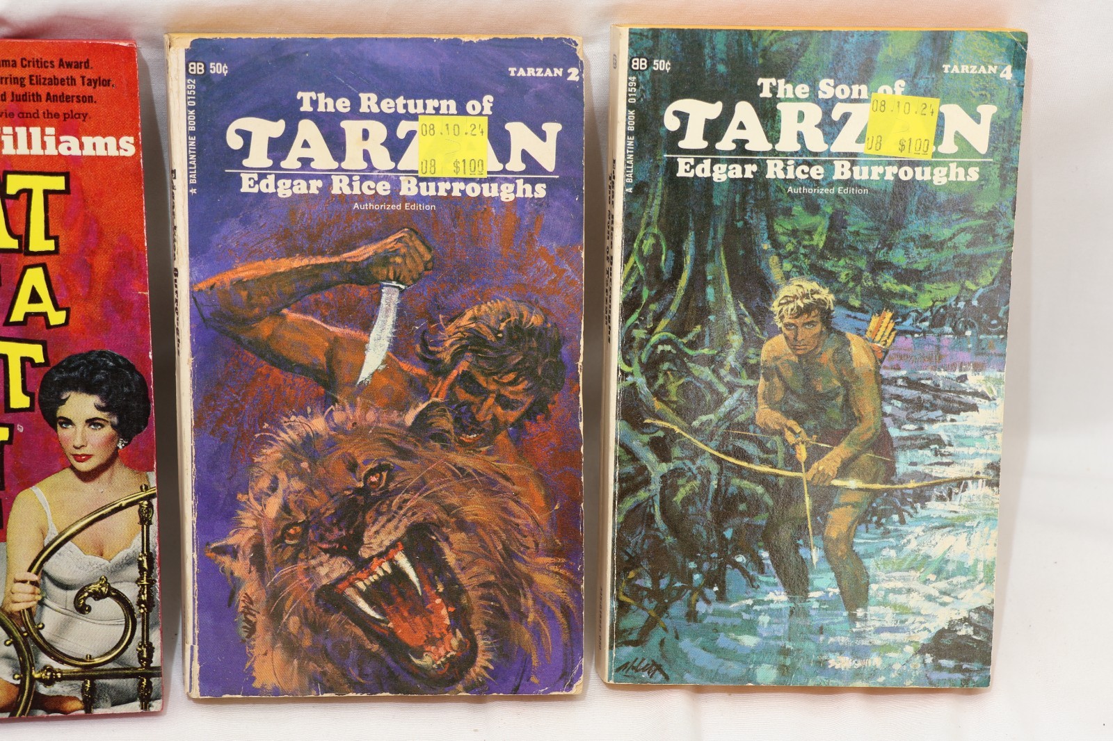 Lot of 34 Vintage Paperbacks, 1960s / 1970s Copyrights, No Duplicates, B675
