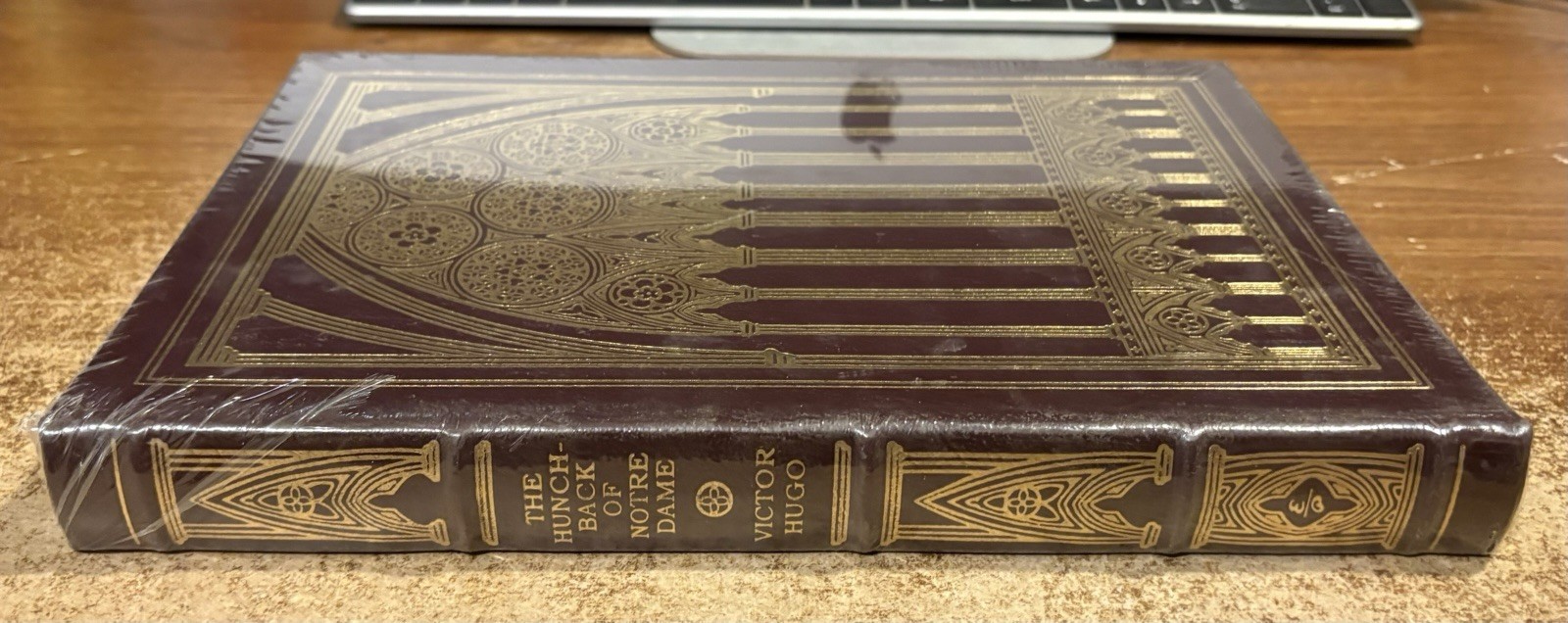 THE HUNCHBACK OF NOTRE DAME by Victor Hugo HC BOOK Easton Press LEATHER COVER