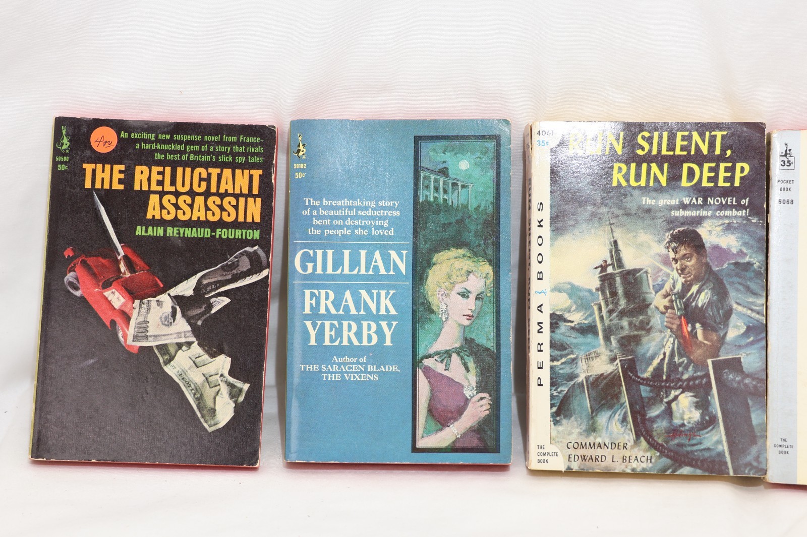Lot of 34 Vintage Paperbacks, 1960s / 1970s Copyrights, No Duplicates, B675