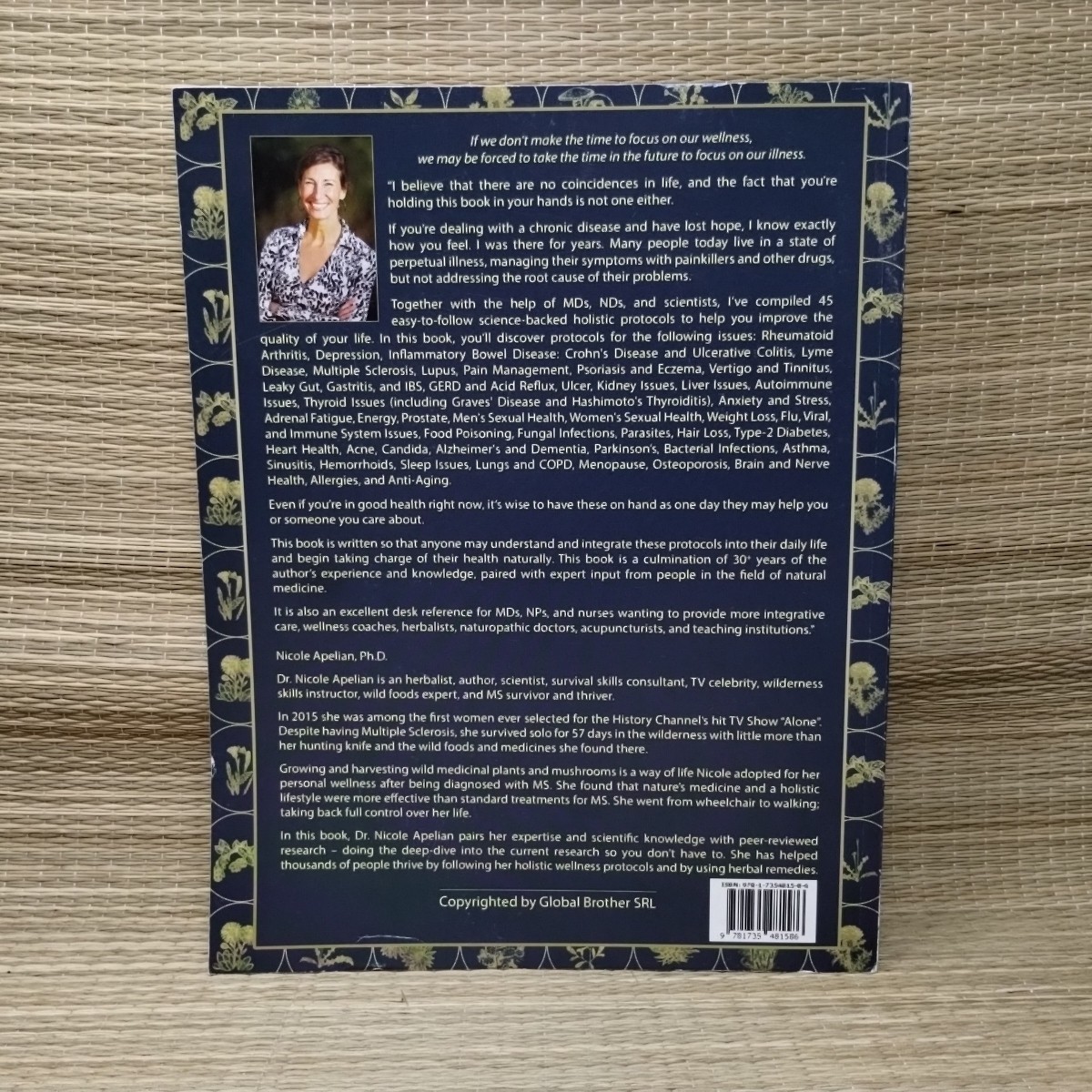 The Holistic Guide to Wellness by Nicole Apelian English Paperback Book VG