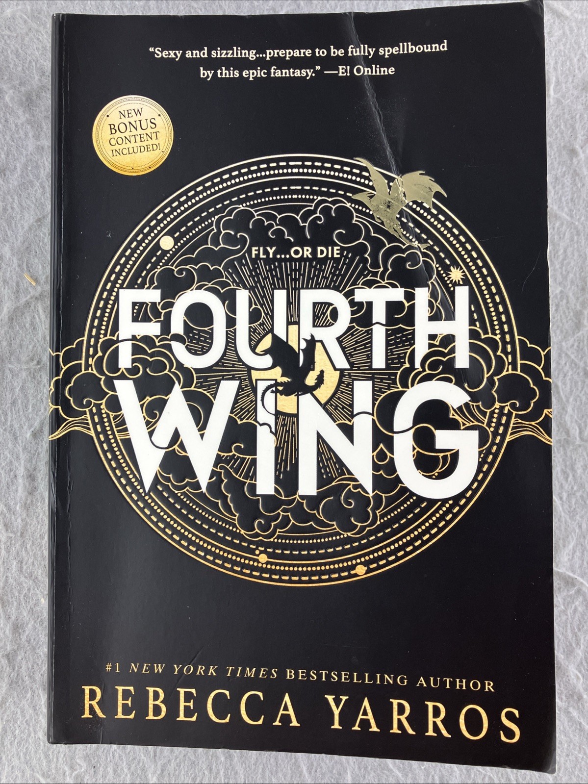 Fourth Wing (Special Edition First Edition Sprayed Edges + Bonus Chapter) OOP