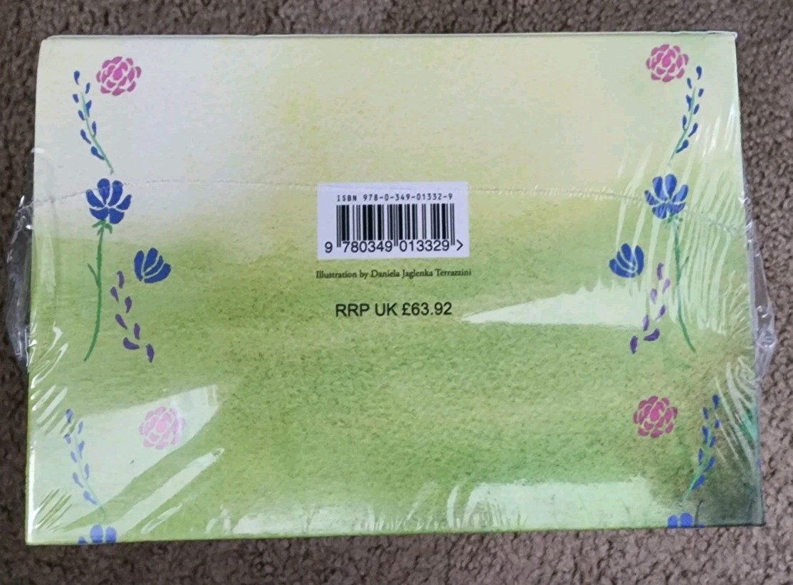 Anne of Green Gables The Complete Collection 8 Books Box (paperback) Sealed