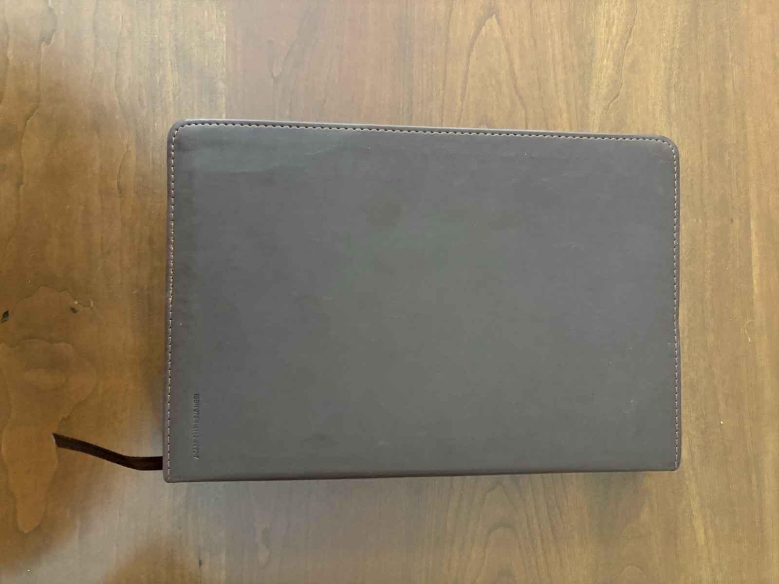 Premium Value Slimline Bible NLT by Tyndale House Publishers Staff (2012)